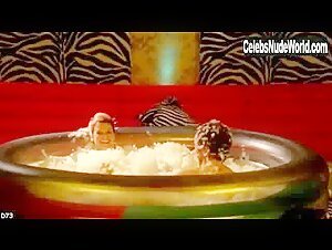 Diana Glenn Blonde , Bathtub in Satisfaction (series) (2007) 1