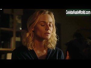 Diane Kruger Blonde , Kissing in The Bridge (series) (2013) 3