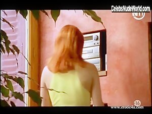 Diosa Lingerie , Lesbian scene in Trio dangereux (2001) 5