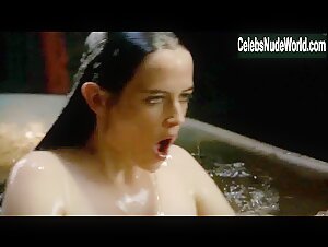 Eva Green Bathtub , boobs in Camelot (series) (2011) 2