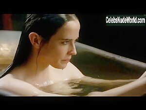 Eva Green Bathtub , boobs in Camelot (series) (2011) 8