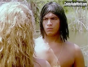 Elvire Audray Public Nudity , Vintage in Schiave bianche: violenza in Amazzonia (1985) 10