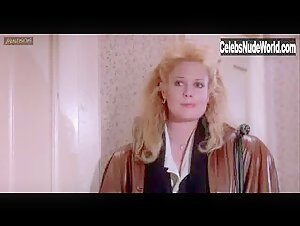 Elizabeth Whitcraft in Working Girl (1988) 19