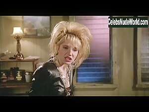 Elizabeth McGovern in Johnny Handsome (1989) 7