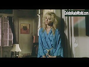 Elizabeth McGovern in Johnny Handsome (1989) 9