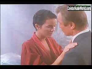 Elizabeth Gracen  in Discretion Assured (1993) scene 2