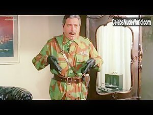 Edwige Fenech in La soldatessa alle grandi manovre (1978) 8