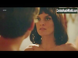 Frankie Shaw Explicit , Hot in SMILF (series) (2017) 14