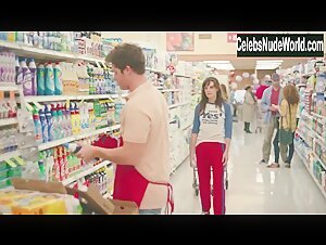 Frankie Shaw Hot , Couple in SMILF (series) (2017) 3