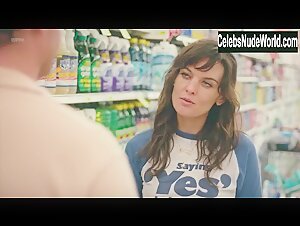 Frankie Shaw Hot , Couple in SMILF (series) (2017) 7