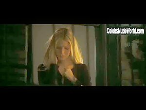 Gwyneth Paltrow in Two Lovers (2008) 16