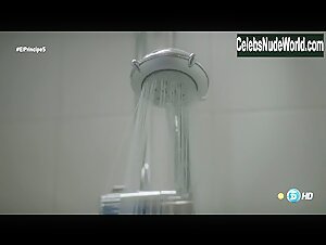 Hiba Abouk Shower , Exposed in El Principe (series) (2014) 8