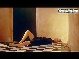 Jane Birkin nude, butt scene in Dust (1985) 14