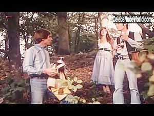 Jane Birkin in Serieux comme le plaisir (1975) 14