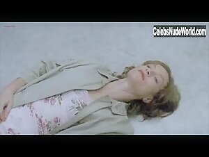 Isabelle Huppert in La pianiste (2001) 11