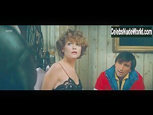 Isabelle Huppert in La femme de mon pote (1983) 3