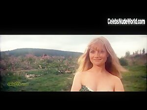 Isabelle Huppert Flashing , boobs in Heaven's Gate (1980) 19