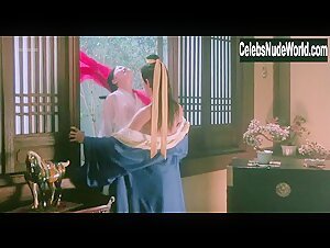 Isabella Chow in Yu pu tuan: Tou qing bao jian (1991) 11