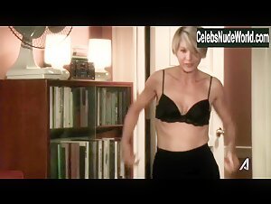 Jenna Elfman Lingerie , Gets Dressed in Damages (series) (2007) 7