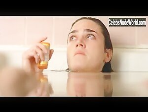 Jennifer Connelly Bathtub , Brunette in House of Sand and Fog (2003) 10