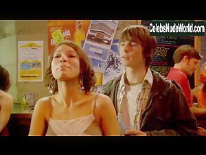 Jessica Parker Kennedy in Decoys 2: Alien Seduction (2007) 5