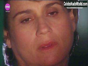 Joanna Tristao  in Presenca de Anita (series) (2001) scene 1 19