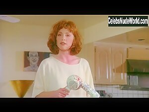 Julianne Moore in Short Cuts (1993) 13