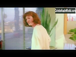Julianne Moore in Short Cuts (1993) 2