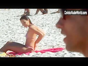 Juliana Knust Beach , boobs in Achados e Perdidos (2007) 2