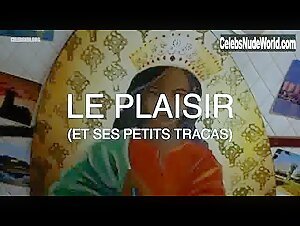 Julie Gayet in Le plaisir (et ses petits tracas) (1998) 1