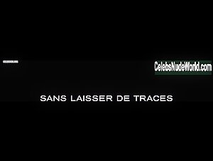 Julie Gayet in Sans laisser de traces (2010) 1
