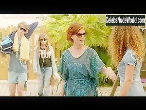 Juliet Lemonnier Bikini , Beach in Hotel de la plage (series) (2014) 3