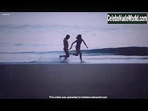 Juliette Binoche Beach , Hot in Les amants du Pont-Neuf (1991) 7