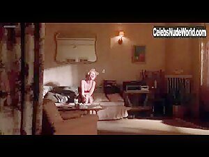 Juliette Lewis in Romeo Is Bleeding (1993) 18