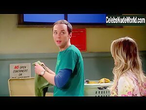 Kaley Cuoco in Big Bang Theory (series) (2007) 4