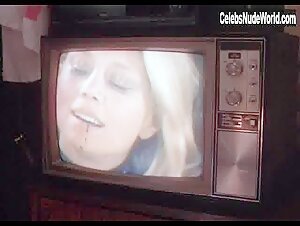 Peta Wilson Blonde , Lingerie scene in Mercy (2000) 8