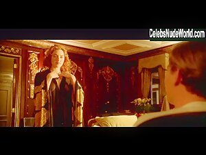 Kate Winslet in Titanic (1997) 8