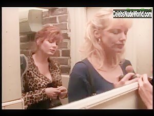 Kathy Shower Kissing , Lesbian in Erotic Boundaries (1997)