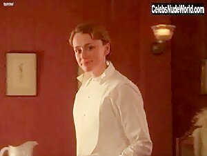 Keeley Hawes in Tipping the Velvet (series) (2002) 1