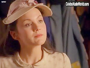 Keeley Hawes in Tipping the Velvet (series) (2002) 11