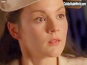 Keeley Hawes in Tipping the Velvet (series) (2002) 17