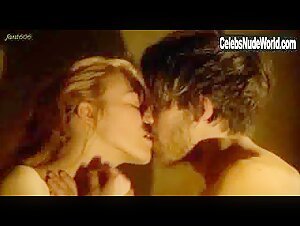 Keira Knightley Kissing , Sensual in Doctor Zhivago (2002) 8