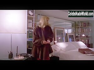 Kelly Lynch in Desperate Hours (1990) 14