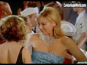 Kim Cattrall in Sex and the City (series) (1998) 3