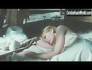 Kirsten Dunst Blonde , Lingerie in All Good Things (2010) 7
