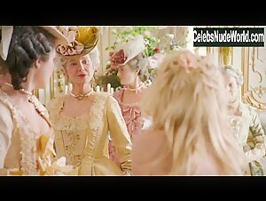 Kirsten Dunst in Marie Antoinette (2006) 13