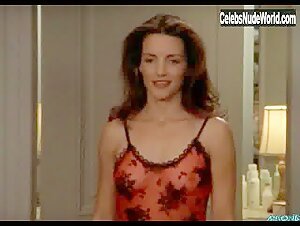 Kristin Davis  in Sex and the City (series) (1998) scene 3