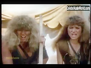 Lana Clarkson in Barbarian Queen II: The Empress Strikes Back (1989) 9
