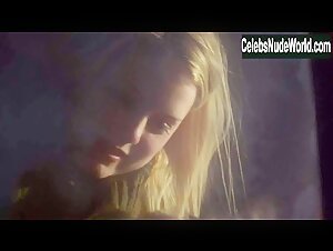 Laura Wiggins Butt , Blonde in Shameless (series) (2011) 20
