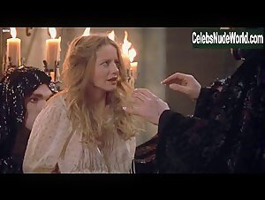 Laure Marsac in Interview with the Vampire: The Vampire Chronicles (1994) 3